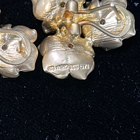 #16 Vintage Earrings for Pierced Ears, 3 Gold Flowers with Crystal Centers - Picture 6 of 11